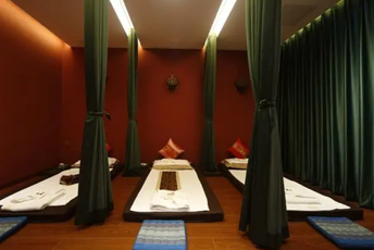 重庆泰式按摩的被动瑜伽：当身体被折叠成诗